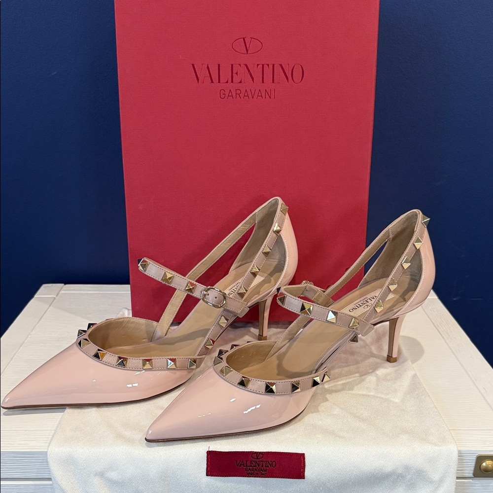 Valentino Garavani d’Orsay Pumps